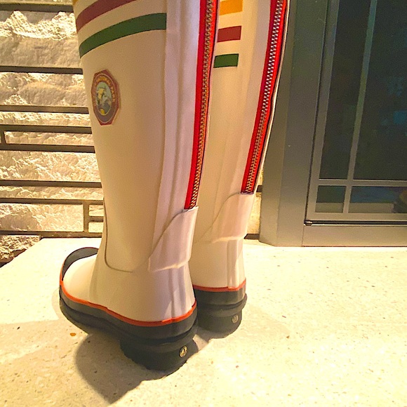 Glacier National Park, Limited Edition Pendleton Boots & Camping Blanket - Picture 5 of 8